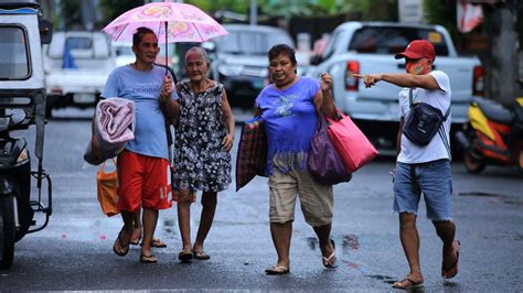 Thousands Flee as Typhoon Molave Slams Philippines.